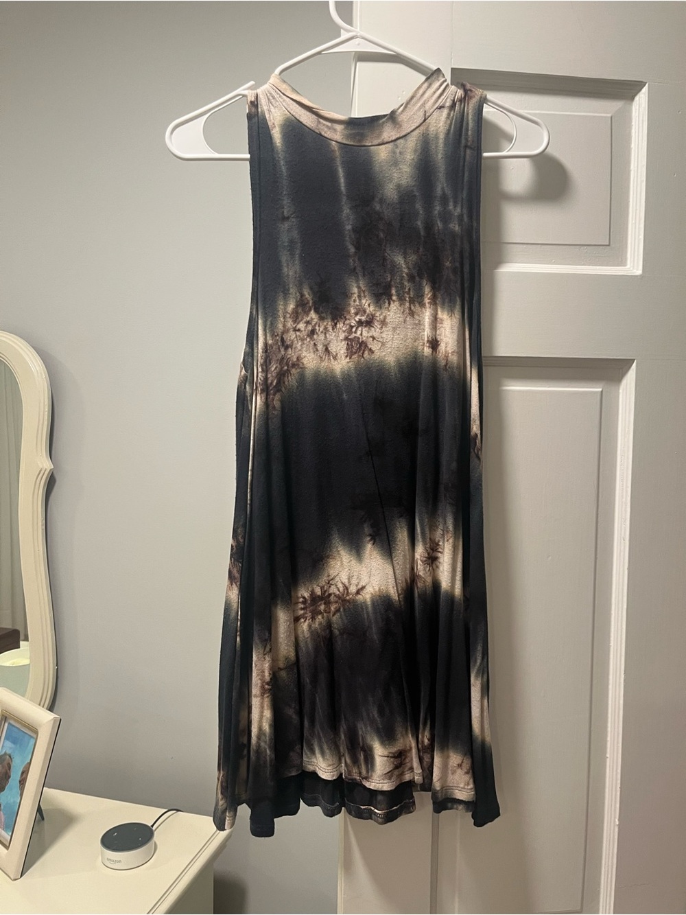 vestique Black & Cream Tie-Dye Sleeveless Swing Tank